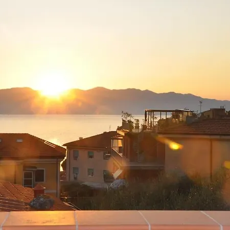 Bellissima Casa A Picco Sul Mare ! Tellaro
