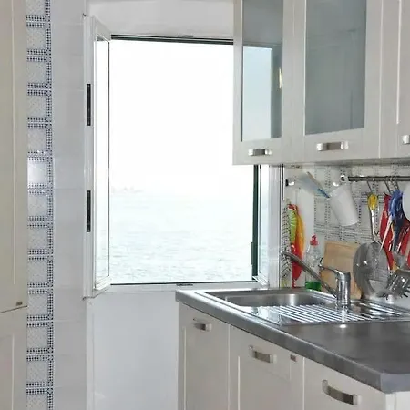 Holiday home Bellissima Casa A Picco Sul Mare !