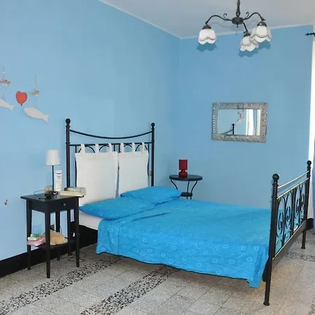 Holiday home Bellissima Casa A Picco Sul Mare !